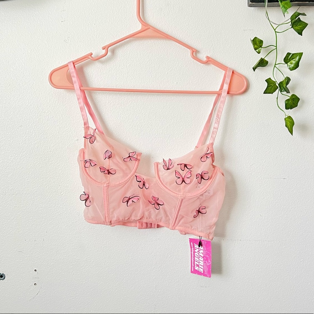 🦋 𝖡𝗎𝗍𝗍𝖾𝗋𝖿𝗅𝗒 𝖡𝗎𝗌𝗍𝗂𝖾𝗋 𝖢𝗈𝗋𝗌𝖾𝗍 𝖳𝗈𝗉 🦋